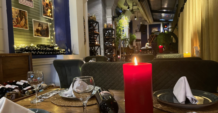 Looking for the ideal spot among alcohol restaurants near me? Discover venues that perfectly blend flavorful dishes with expertly crafted drinks, offering much more than just a meal. Whether it’s an intimate evening sipping on fine wines, a lively night out enjoying signature cocktails, or a casual gathering with friends over local brews, the right restaurant sets the tone for an unforgettable experience.